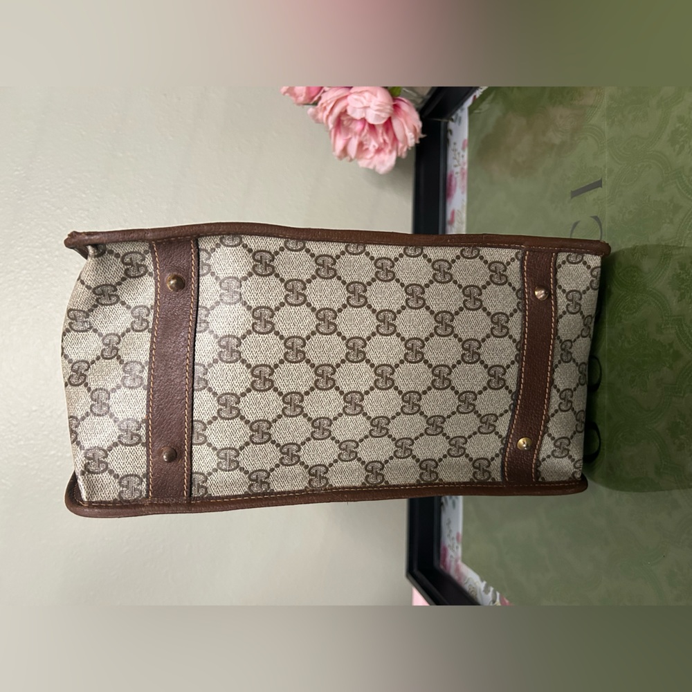 Gucci Beige and Brown Monogram 2-Way - Main zipper has been replaced - Picture 5 of 11